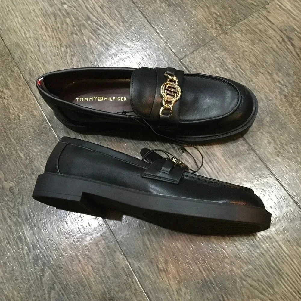 NEW Tommy Hilfiger Women’s Size 7.5 Black Terina Faux Leather Loafers